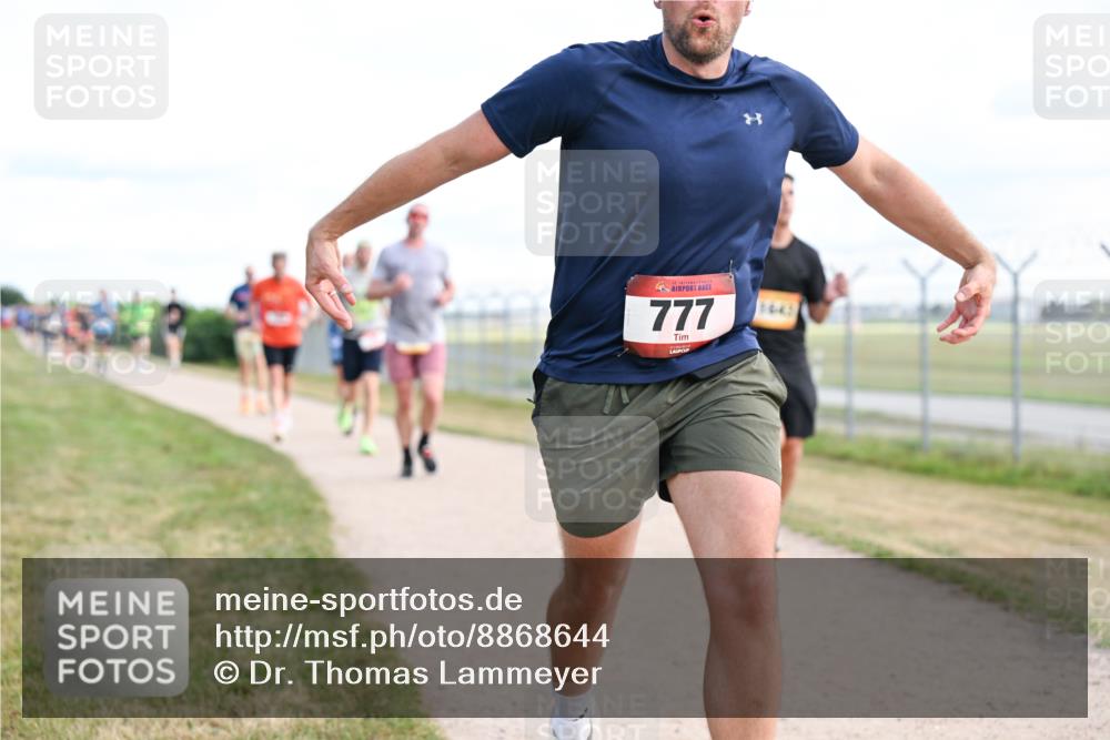 14.09.2025 - Airport Race Dr. Thomas Lammeyer http://msf.ph/oto/8868644 14.09.2025 12:12:51 Laufen 777, 1645 meine-sportfotos.de