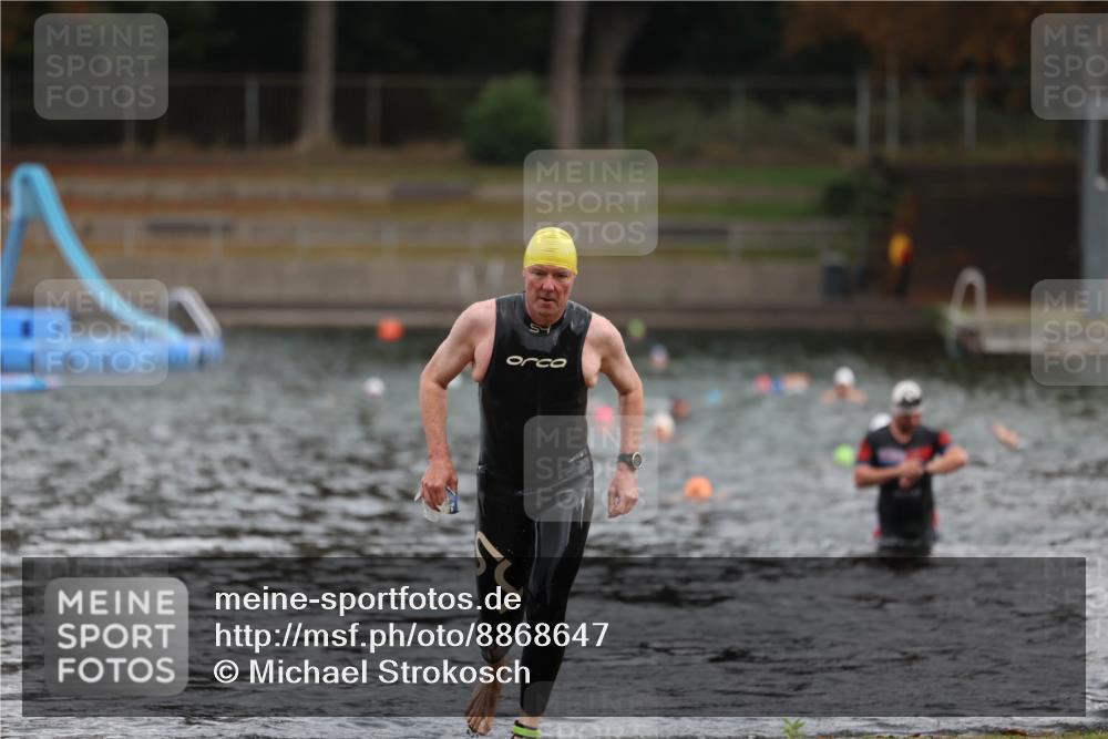 14.09.2025 - Stadtparktriathlon Michael Strokosch http://msf.ph/oto/8868647 14.09.2025 10:33:26 Schwimmen 792 meine-sportfotos.de