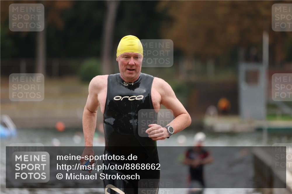 14.09.2025 - Stadtparktriathlon Michael Strokosch http://msf.ph/oto/8868662 14.09.2025 10:33:30 Schwimmen 792, 818 meine-sportfotos.de