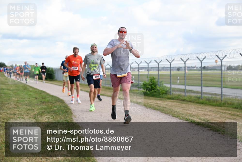 14.09.2025 - Airport Race Dr. Thomas Lammeyer http://msf.ph/oto/8868667 14.09.2025 12:12:53 Laufen 764, 190 meine-sportfotos.de