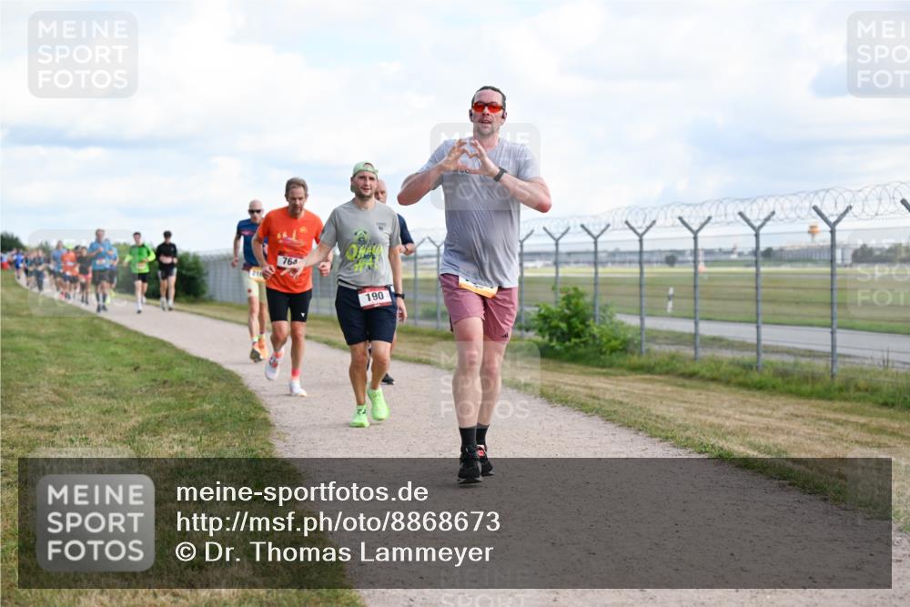 14.09.2025 - Airport Race Dr. Thomas Lammeyer http://msf.ph/oto/8868673 14.09.2025 12:12:53 Laufen 764, 190 meine-sportfotos.de
