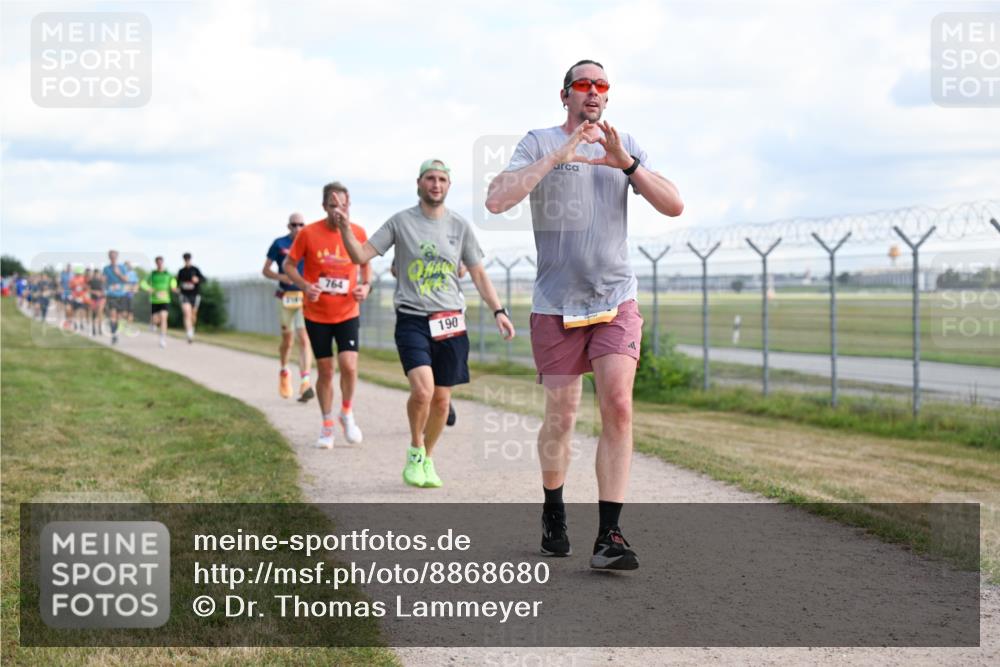 14.09.2025 - Airport Race Dr. Thomas Lammeyer http://msf.ph/oto/8868680 14.09.2025 12:12:54 Laufen 764, 190 meine-sportfotos.de