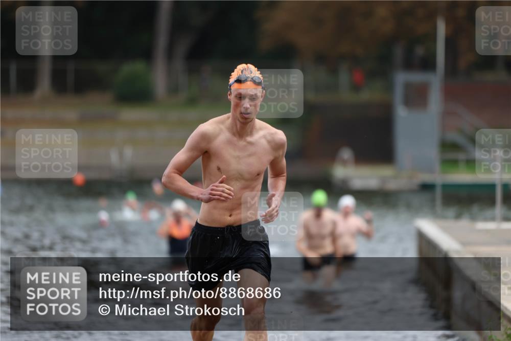 14.09.2025 - Stadtparktriathlon Michael Strokosch http://msf.ph/oto/8868686 14.09.2025 10:33:45 Schwimmen 754, 765, 818 meine-sportfotos.de