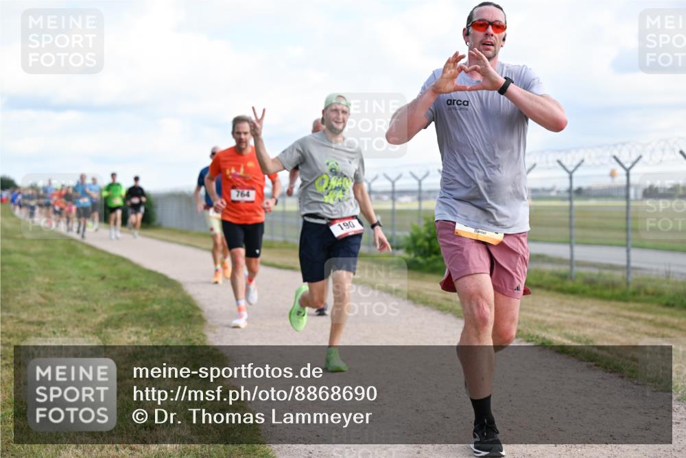 14.09.2025 - Airport Race Dr. Thomas Lammeyer http://msf.ph/oto/8868690 14.09.2025 12:12:54 Laufen 764, 190 meine-sportfotos.de