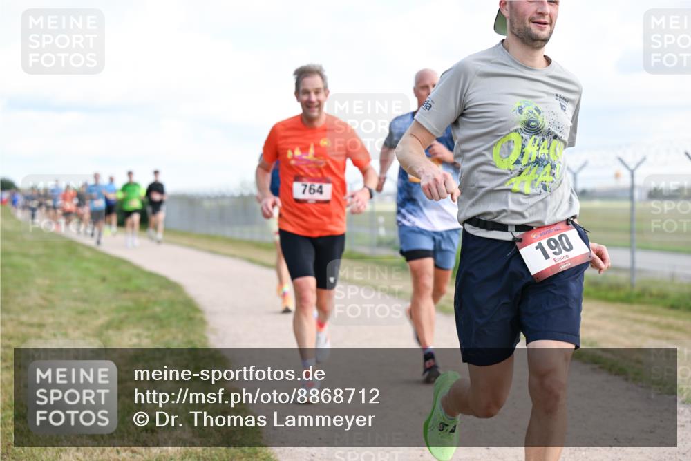 14.09.2025 - Airport Race Dr. Thomas Lammeyer http://msf.ph/oto/8868712 14.09.2025 12:12:56 Laufen 764, 36, 190 meine-sportfotos.de
