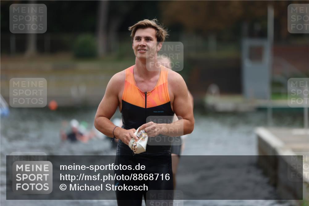 14.09.2025 - Stadtparktriathlon Michael Strokosch http://msf.ph/oto/8868716 14.09.2025 10:34:00 Schwimmen 729, 754, 771, 778, 791, 820 meine-sportfotos.de