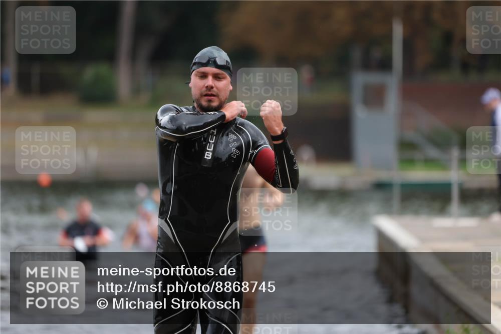 14.09.2025 - Stadtparktriathlon Michael Strokosch http://msf.ph/oto/8868745 14.09.2025 10:34:09 Schwimmen 729, 771, 778 meine-sportfotos.de