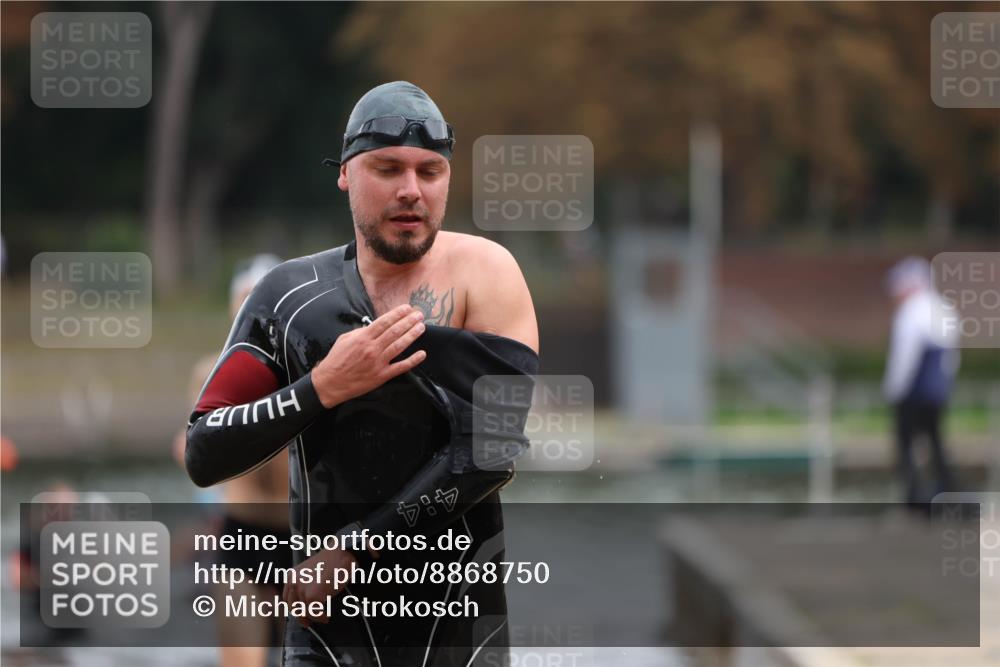 14.09.2025 - Stadtparktriathlon Michael Strokosch http://msf.ph/oto/8868750 14.09.2025 10:34:10 Schwimmen 729, 771 meine-sportfotos.de