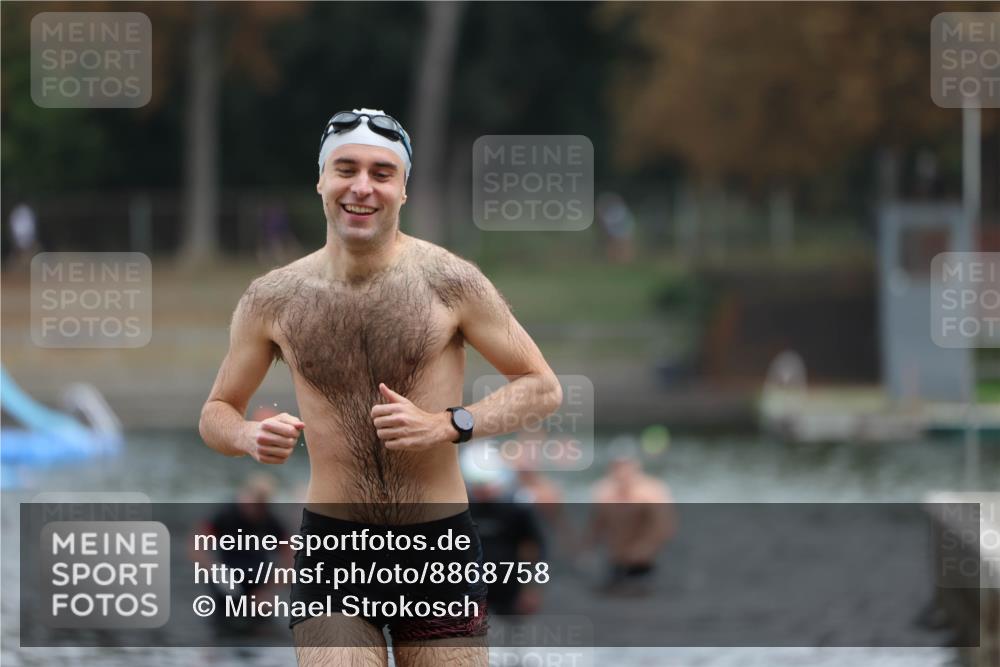 14.09.2025 - Stadtparktriathlon Michael Strokosch http://msf.ph/oto/8868758 14.09.2025 10:34:12 Schwimmen 729, 771, 774 meine-sportfotos.de