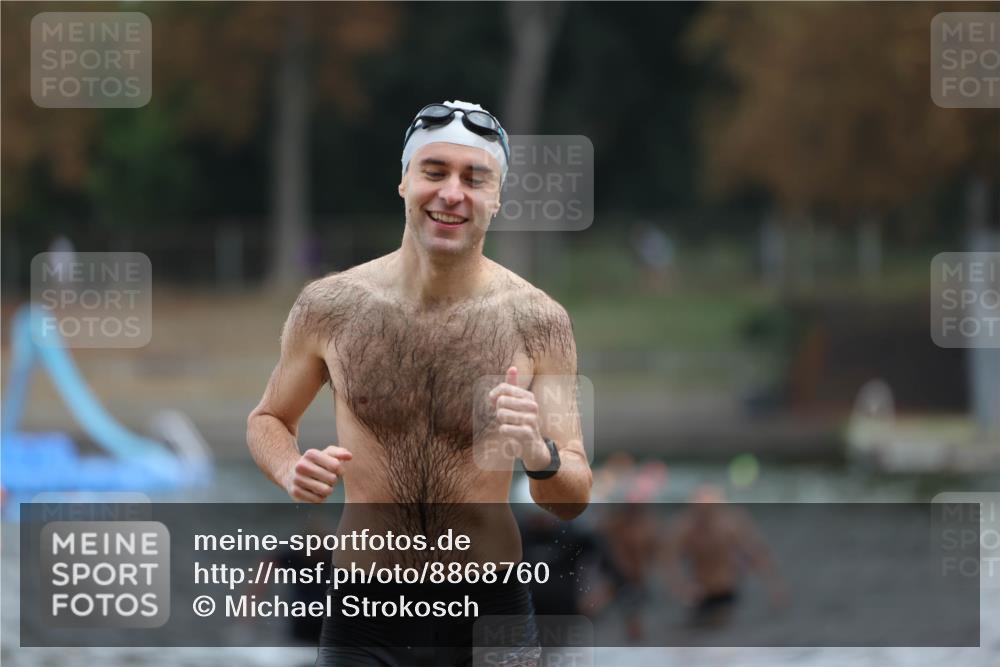 14.09.2025 - Stadtparktriathlon Michael Strokosch http://msf.ph/oto/8868760 14.09.2025 10:34:12 Schwimmen 729, 771, 774 meine-sportfotos.de