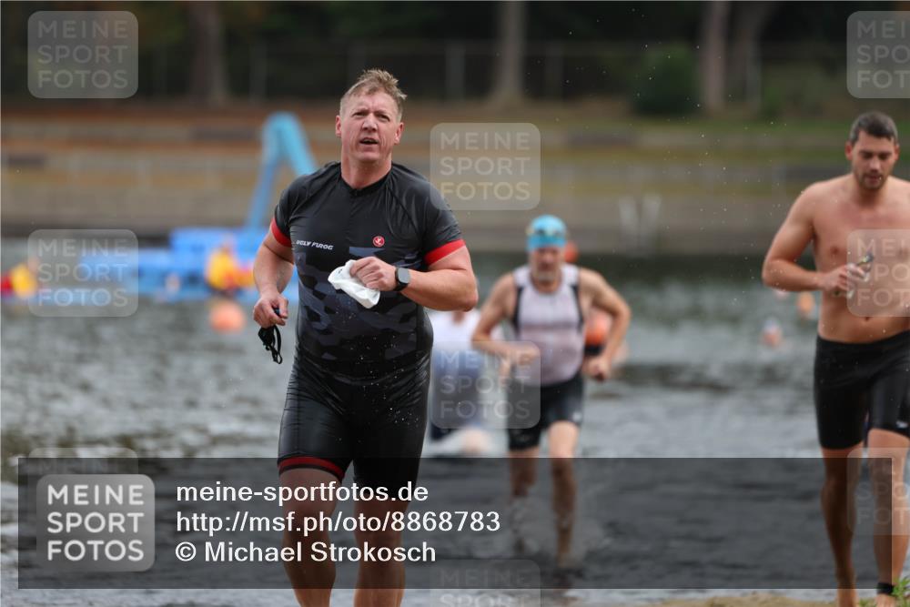 14.09.2025 - Stadtparktriathlon Michael Strokosch http://msf.ph/oto/8868783 14.09.2025 10:34:25 Schwimmen 728, 744, 746, 755, 774, 803 meine-sportfotos.de