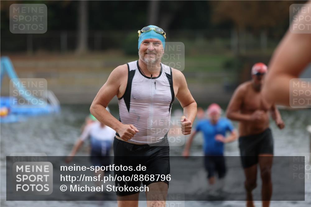 14.09.2025 - Stadtparktriathlon Michael Strokosch http://msf.ph/oto/8868796 14.09.2025 10:34:30 Schwimmen 728, 744, 746, 755, 803 meine-sportfotos.de