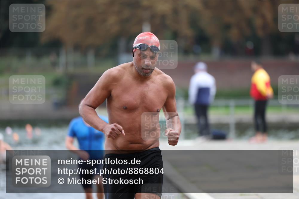 14.09.2025 - Stadtparktriathlon Michael Strokosch http://msf.ph/oto/8868804 14.09.2025 10:34:33 Schwimmen 728, 744, 746, 755 meine-sportfotos.de