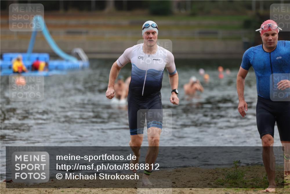 14.09.2025 - Stadtparktriathlon Michael Strokosch http://msf.ph/oto/8868812 14.09.2025 10:34:35 Schwimmen 728, 744, 746 meine-sportfotos.de