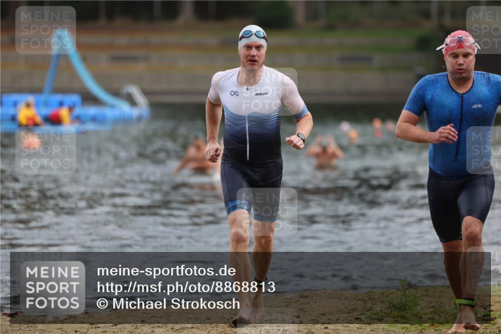 14.09.2025 - Stadtparktriathlon Michael Strokosch http://msf.ph/oto/8868813 14.09.2025 10:34:35 Schwimmen 728, 744, 746 meine-sportfotos.de