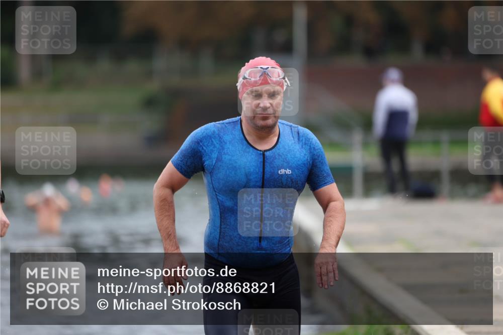 14.09.2025 - Stadtparktriathlon Michael Strokosch http://msf.ph/oto/8868821 14.09.2025 10:34:37 Schwimmen 728, 744, 746 meine-sportfotos.de