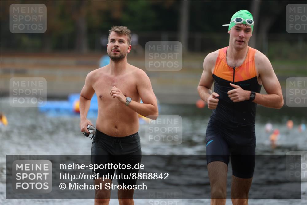 14.09.2025 - Stadtparktriathlon Michael Strokosch http://msf.ph/oto/8868842 14.09.2025 10:34:59 Schwimmen 772, 797, 806 meine-sportfotos.de