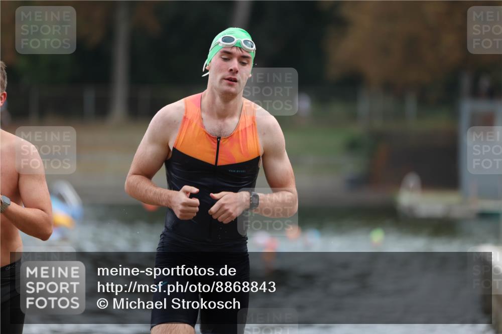 14.09.2025 - Stadtparktriathlon Michael Strokosch http://msf.ph/oto/8868843 14.09.2025 10:35:00 Schwimmen 772, 797, 806 meine-sportfotos.de