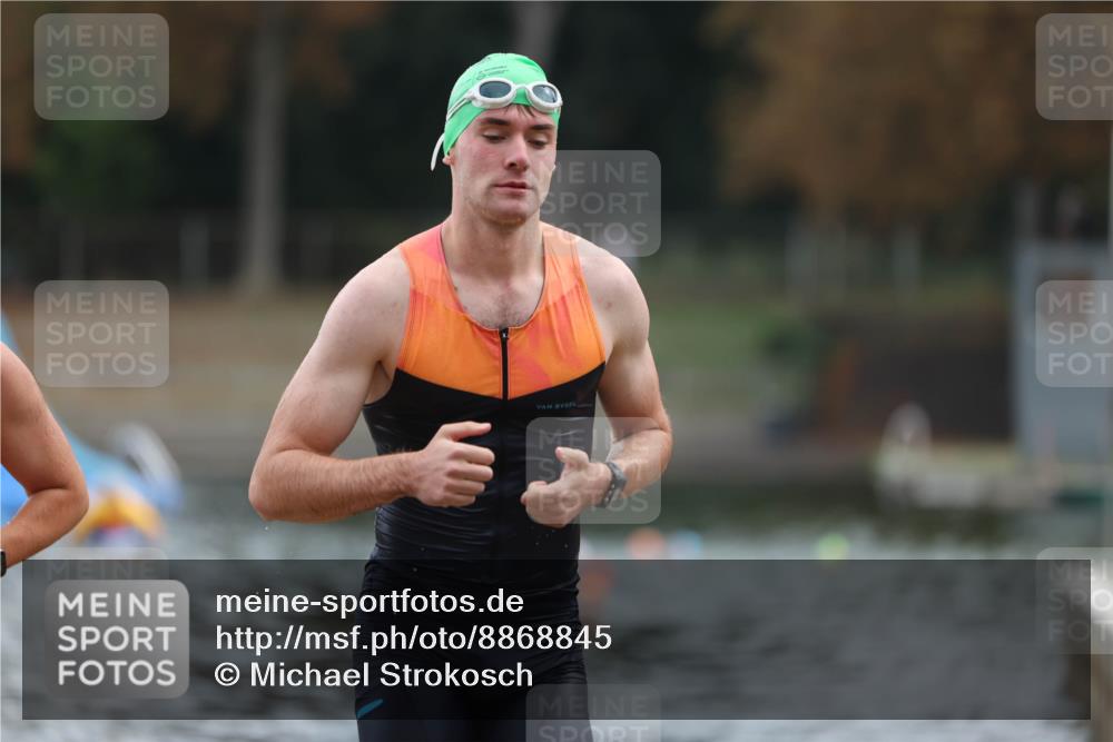 14.09.2025 - Stadtparktriathlon Michael Strokosch http://msf.ph/oto/8868845 14.09.2025 10:35:00 Schwimmen 772, 797, 806 meine-sportfotos.de