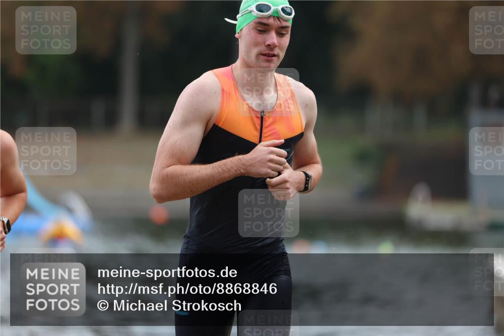 14.09.2025 - Stadtparktriathlon Michael Strokosch http://msf.ph/oto/8868846 14.09.2025 10:35:01 Schwimmen 772, 806 meine-sportfotos.de