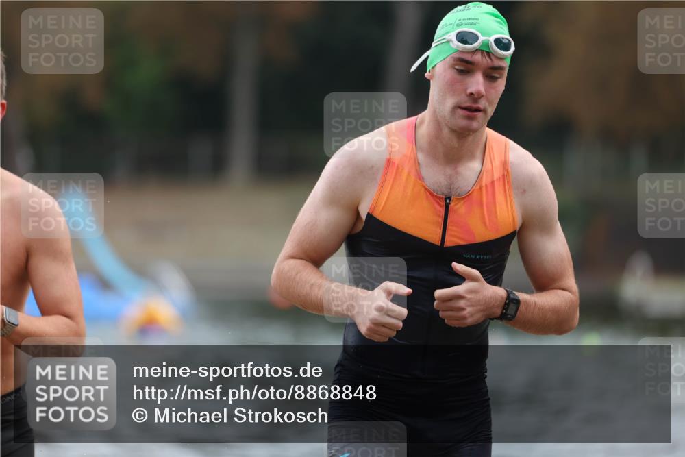14.09.2025 - Stadtparktriathlon Michael Strokosch http://msf.ph/oto/8868848 14.09.2025 10:35:01 Schwimmen 772, 806 meine-sportfotos.de