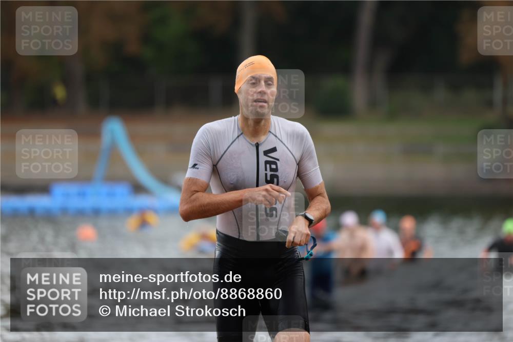 14.09.2025 - Stadtparktriathlon Michael Strokosch http://msf.ph/oto/8868860 14.09.2025 10:35:26 Schwimmen 760 meine-sportfotos.de