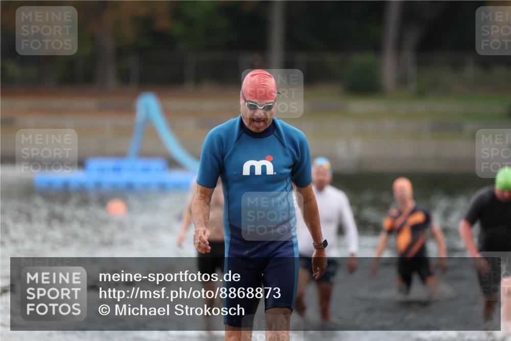 14.09.2025 - Stadtparktriathlon Michael Strokosch http://msf.ph/oto/8868873 14.09.2025 10:35:42 Schwimmen 734, 756, 775, 805, 808 meine-sportfotos.de