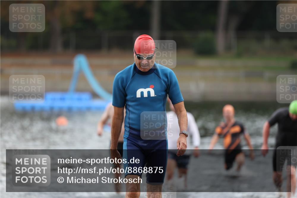 14.09.2025 - Stadtparktriathlon Michael Strokosch http://msf.ph/oto/8868875 14.09.2025 10:35:42 Schwimmen 734, 756, 775, 805, 808 meine-sportfotos.de