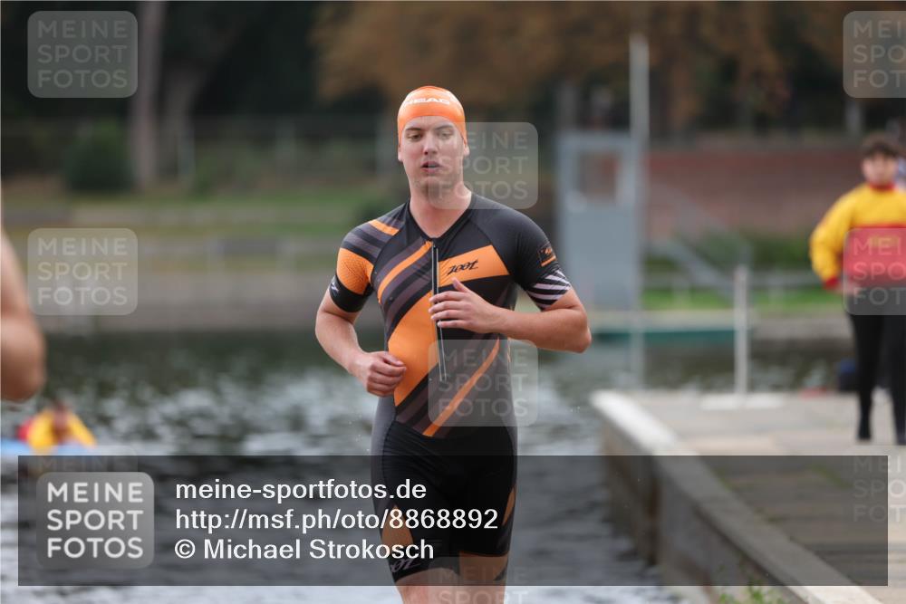 14.09.2025 - Stadtparktriathlon Michael Strokosch http://msf.ph/oto/8868892 14.09.2025 10:35:51 Schwimmen 734, 775, 805, 808 meine-sportfotos.de