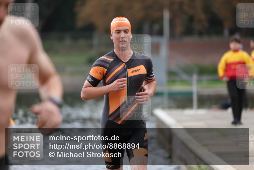 14.09.2025 - Stadtparktriathlon Michael Strokosch http://msf.ph/oto/8868894 14.09.2025 10:35:51 Schwimmen 734, 775, 805, 808 meine-sportfotos.de