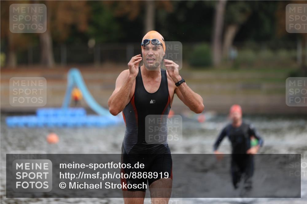 14.09.2025 - Stadtparktriathlon Michael Strokosch http://msf.ph/oto/8868919 14.09.2025 10:48:45 Schwimmen 823, 880 meine-sportfotos.de