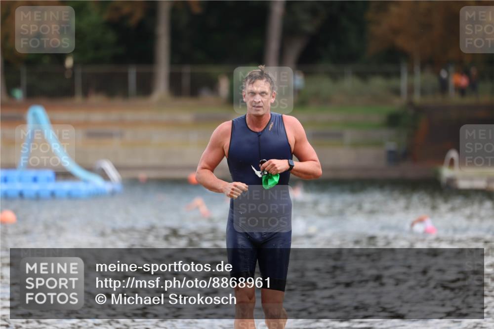 14.09.2025 - Stadtparktriathlon Michael Strokosch http://msf.ph/oto/8868961 14.09.2025 10:49:21 Schwimmen 901 meine-sportfotos.de