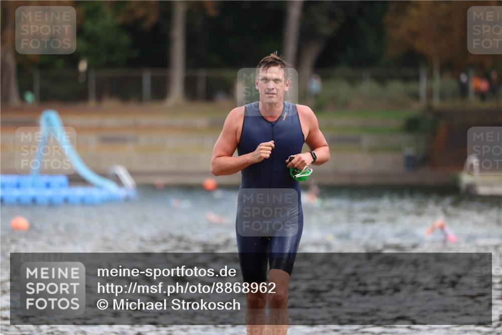14.09.2025 - Stadtparktriathlon Michael Strokosch http://msf.ph/oto/8868962 14.09.2025 10:49:21 Schwimmen 901 meine-sportfotos.de