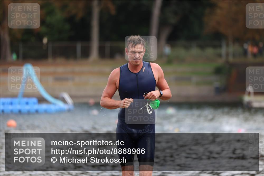 14.09.2025 - Stadtparktriathlon Michael Strokosch http://msf.ph/oto/8868966 14.09.2025 10:49:22 Schwimmen 901 meine-sportfotos.de