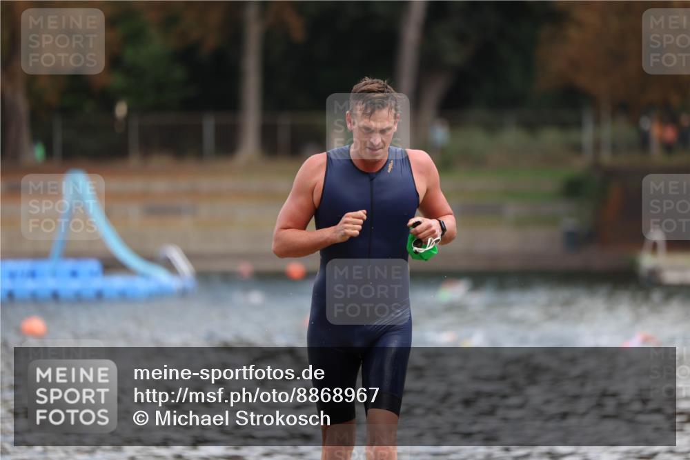 14.09.2025 - Stadtparktriathlon Michael Strokosch http://msf.ph/oto/8868967 14.09.2025 10:49:22 Schwimmen 901 meine-sportfotos.de