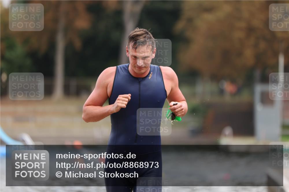 14.09.2025 - Stadtparktriathlon Michael Strokosch http://msf.ph/oto/8868973 14.09.2025 10:49:23 Schwimmen 901 meine-sportfotos.de