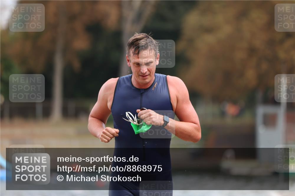 14.09.2025 - Stadtparktriathlon Michael Strokosch http://msf.ph/oto/8868975 14.09.2025 10:49:24 Schwimmen 901 meine-sportfotos.de