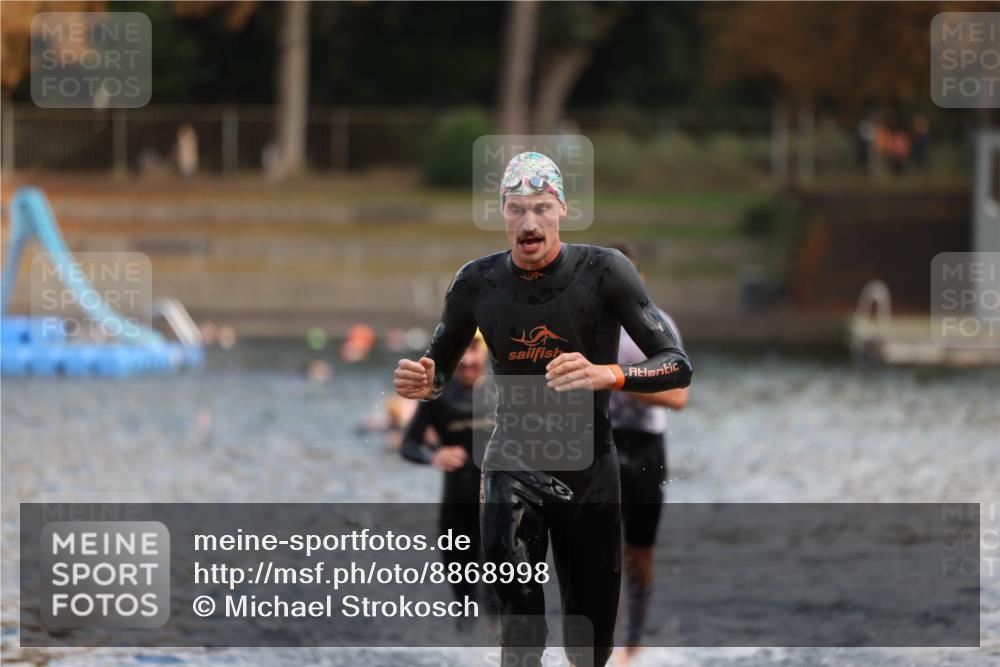 14.09.2025 - Stadtparktriathlon Michael Strokosch http://msf.ph/oto/8868998 14.09.2025 10:49:48 Schwimmen 825, 842, 865 meine-sportfotos.de
