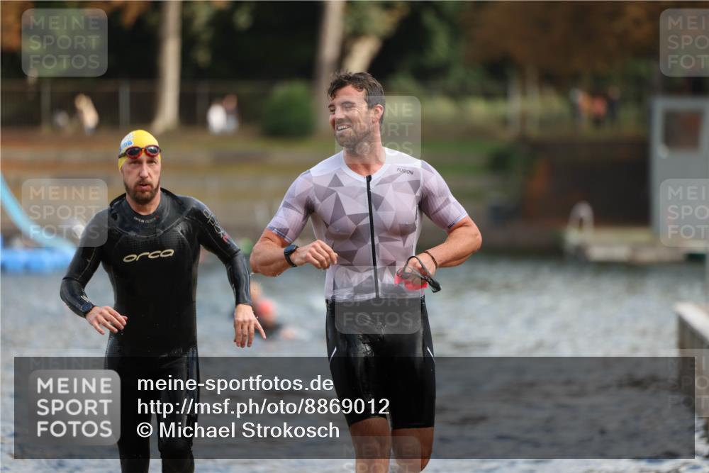 14.09.2025 - Stadtparktriathlon Michael Strokosch http://msf.ph/oto/8869012 14.09.2025 10:49:51 Schwimmen 825, 842, 865, 875 meine-sportfotos.de