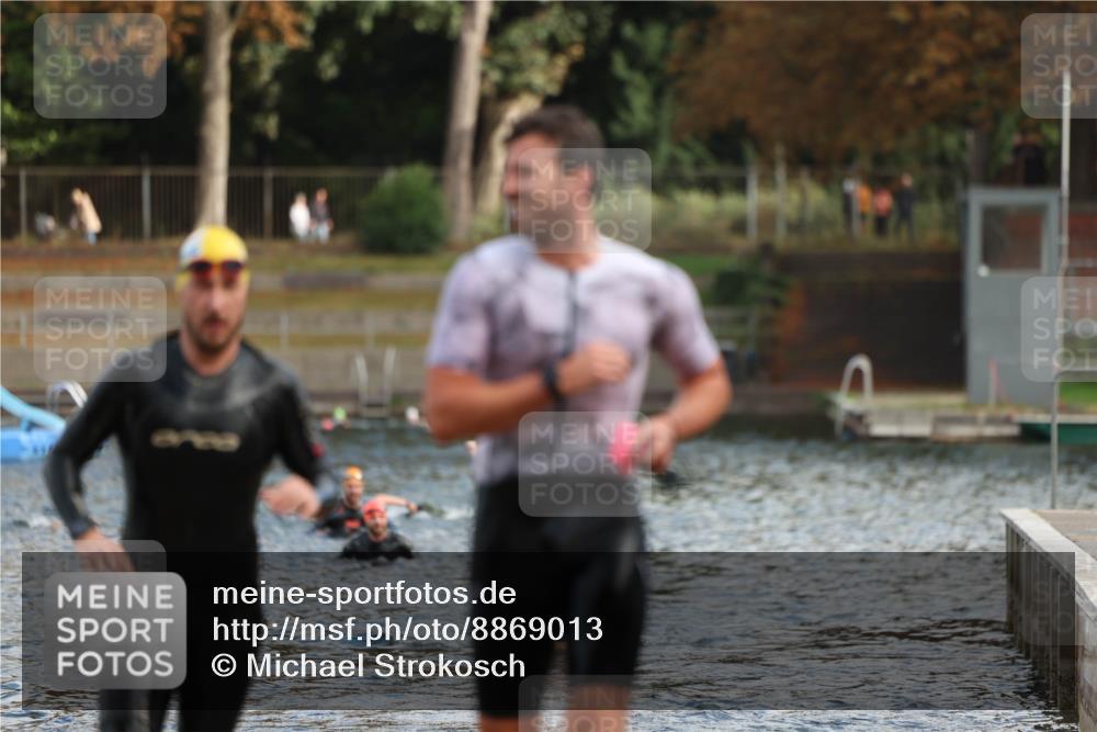 14.09.2025 - Stadtparktriathlon Michael Strokosch http://msf.ph/oto/8869013 14.09.2025 10:49:52 Schwimmen 825, 842, 865, 875 meine-sportfotos.de