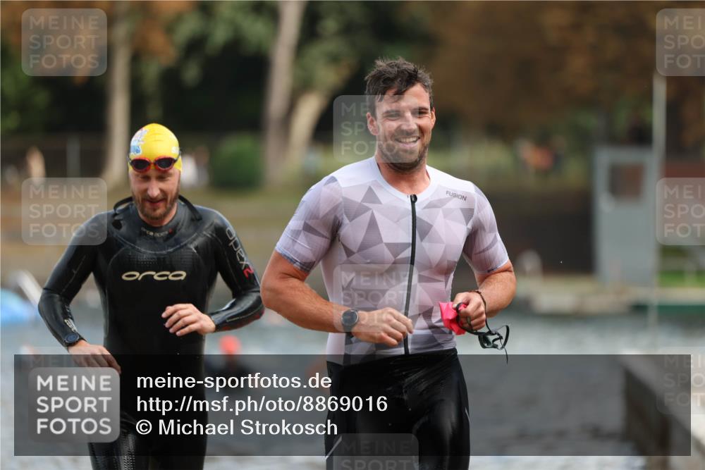 14.09.2025 - Stadtparktriathlon Michael Strokosch http://msf.ph/oto/8869016 14.09.2025 10:49:52 Schwimmen 825, 842, 865, 875 meine-sportfotos.de