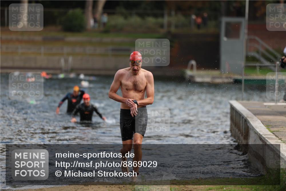 14.09.2025 - Stadtparktriathlon Michael Strokosch http://msf.ph/oto/8869029 14.09.2025 10:49:58 Schwimmen 875 meine-sportfotos.de