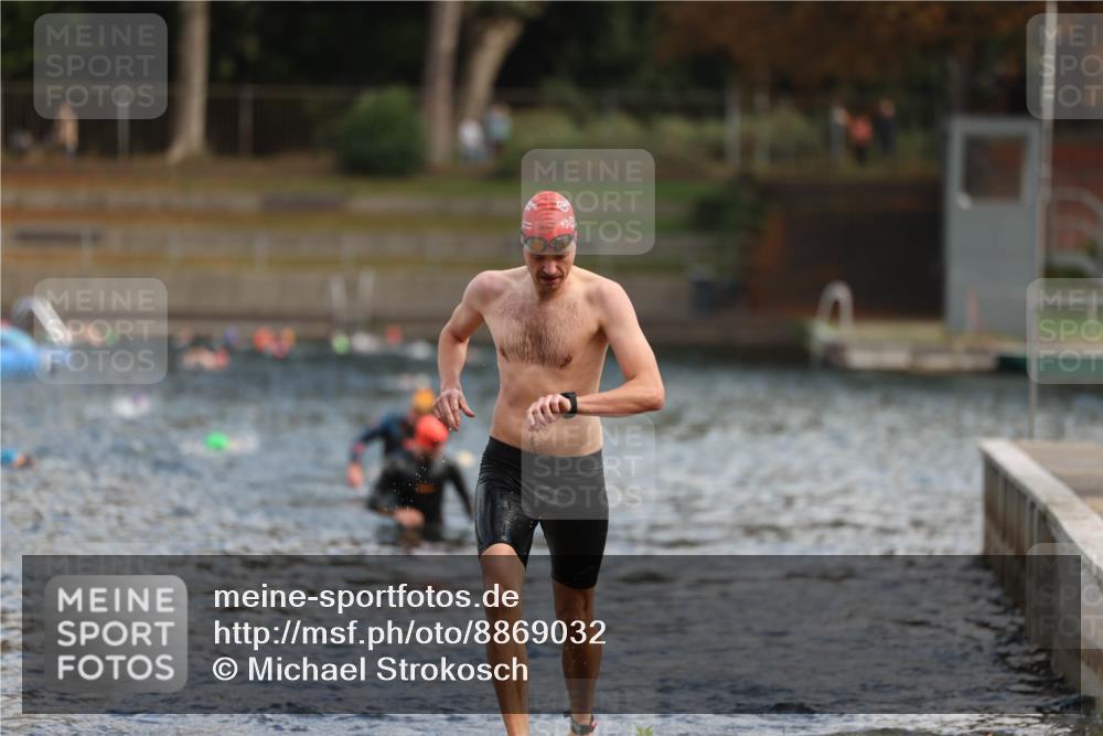 14.09.2025 - Stadtparktriathlon Michael Strokosch http://msf.ph/oto/8869032 14.09.2025 10:49:59 Schwimmen 875 meine-sportfotos.de
