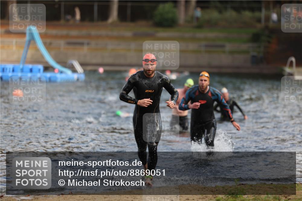 14.09.2025 - Stadtparktriathlon Michael Strokosch http://msf.ph/oto/8869051 14.09.2025 10:50:11 Schwimmen 831, 909 meine-sportfotos.de