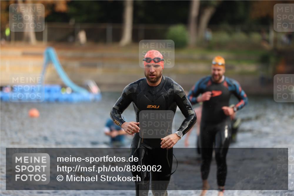 14.09.2025 - Stadtparktriathlon Michael Strokosch http://msf.ph/oto/8869062 14.09.2025 10:50:14 Schwimmen 831, 909 meine-sportfotos.de
