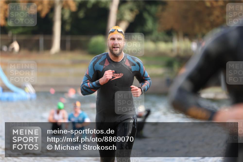 14.09.2025 - Stadtparktriathlon Michael Strokosch http://msf.ph/oto/8869070 14.09.2025 10:50:16 Schwimmen 831, 833, 909 meine-sportfotos.de