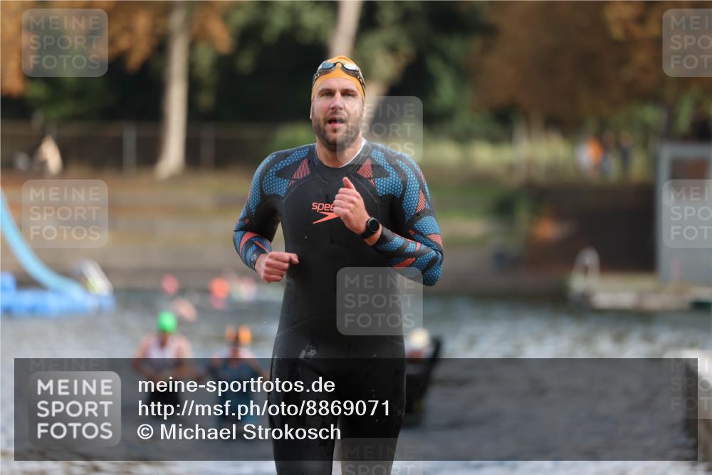 14.09.2025 - Stadtparktriathlon Michael Strokosch http://msf.ph/oto/8869071 14.09.2025 10:50:17 Schwimmen 831, 833, 909 meine-sportfotos.de