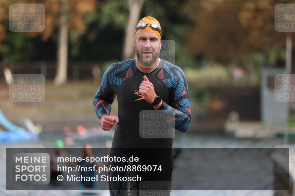 14.09.2025 - Stadtparktriathlon Michael Strokosch http://msf.ph/oto/8869074 14.09.2025 10:50:18 Schwimmen 831, 833, 909 meine-sportfotos.de