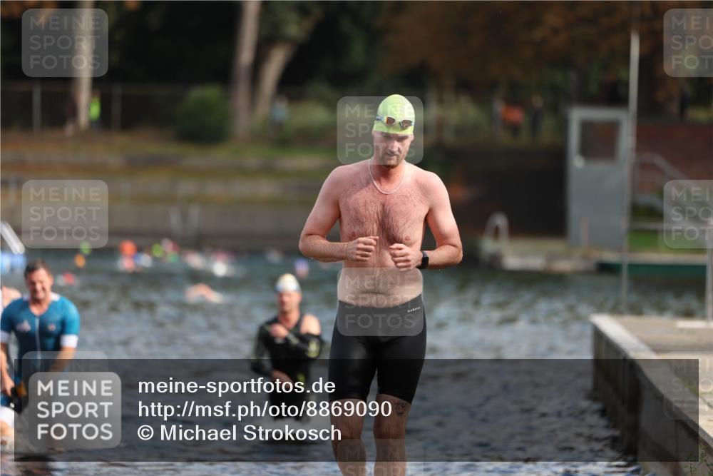 14.09.2025 - Stadtparktriathlon Michael Strokosch http://msf.ph/oto/8869090 14.09.2025 10:50:24 Schwimmen 833, 847, 850, 851 meine-sportfotos.de