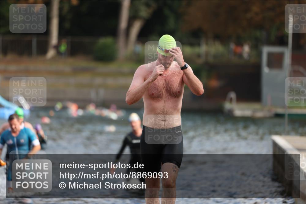 14.09.2025 - Stadtparktriathlon Michael Strokosch http://msf.ph/oto/8869093 14.09.2025 10:50:25 Schwimmen 833, 847, 850, 851 meine-sportfotos.de